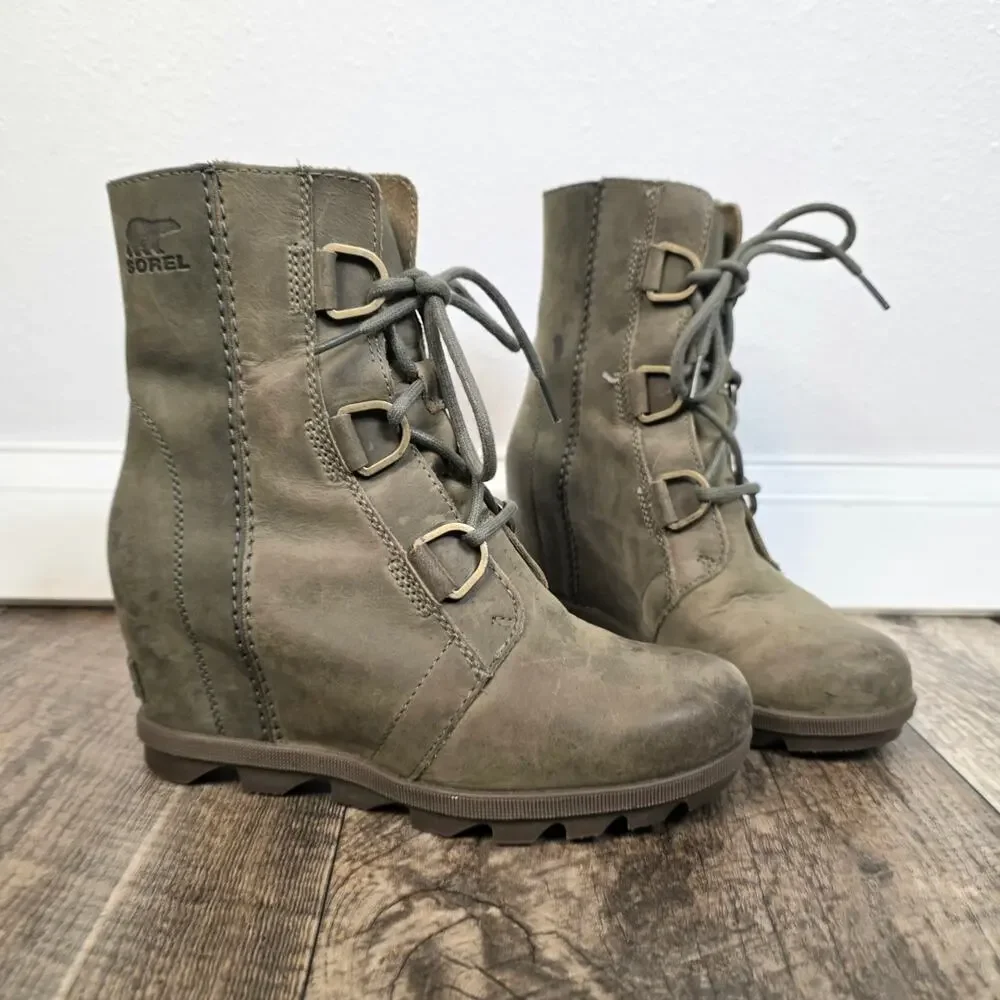 Sorel Joan of Arctic Wedge II Boot Size 6 1/2